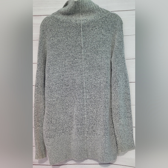 GUC soft gray mock neck high low knit sweater size M - Picture 2 of 8
